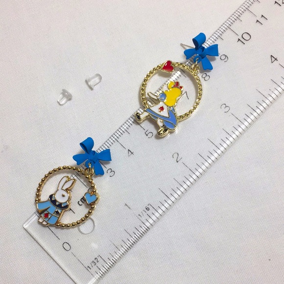 ๐50% OFF/3+...Asymmetrical Alice in Wonderland Earrings - Picture 4 of 6
